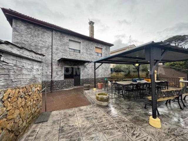 Casa en venta en Tordera, Niàgara Parc Àgora Parc. GRANDIOSO CHALET CON TODAS LAS COMODIDADES. APROVECHE ESTA GRAN OPORTUNIDAD. Casas.