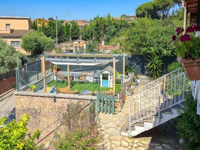 Casa en venta en Tordera, Tordera. Casa con dos apartamentos independientes en Tordera Ideal inversión. Casas.