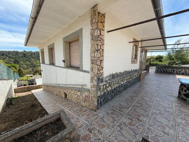 Casa en venta en Tordera, Terrabrava Tordera Parc. PARA ENTRARA A VIVIR, CON PISCINA, GARAJE Y JARDÍN. Casas.