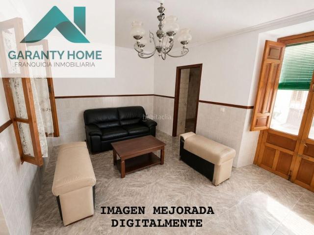 Casa en venta en Torredonjimeno. Casa en Torredonjimeno con amplios espacios y patios. Casas.