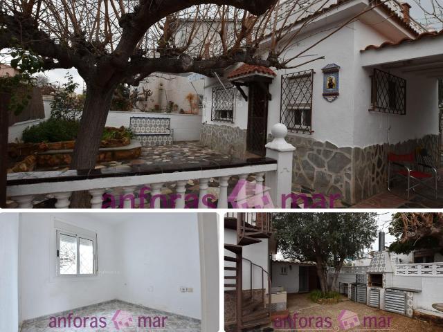 Casa en venta en Torredembarra, Clarà Costa Dorada. Casa en una sola planta con terreno a 700 metros de la playa. Casas.