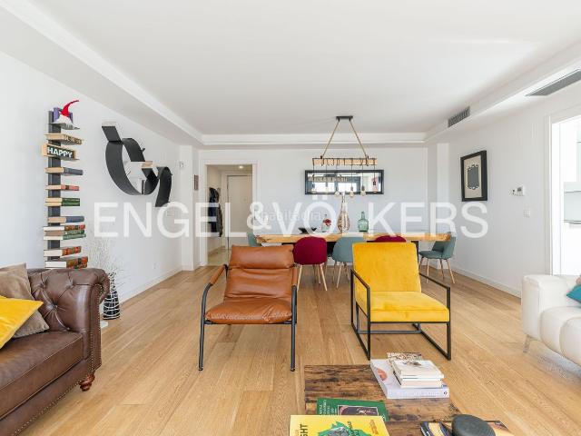 Casa en venta en Torrelodones, Colonia. Exclusiva vivienda contemporánea con piscina privada en La Colonia, Torrelodones. Casas.