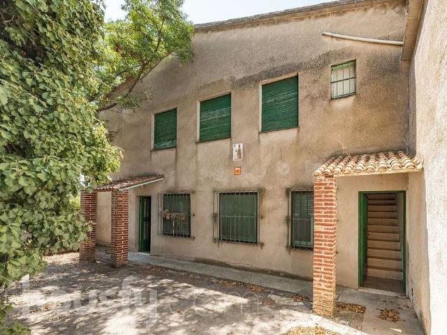 Casa en venta en Torrelavit, de 165 m² 3 habitaciones por 230.000