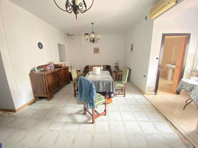 Casa en venta en Torremejía. Casa con 400m2 de suelo en Torremejía. Casas.