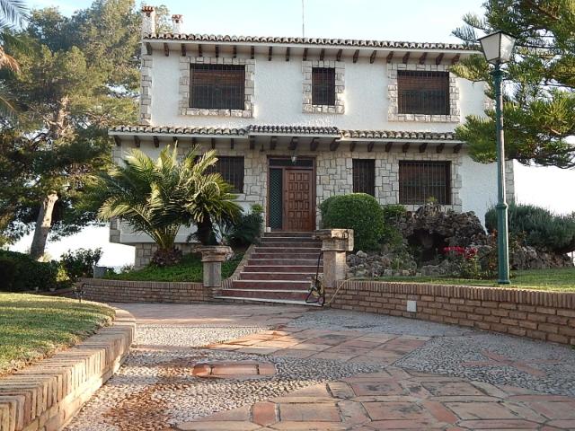 Casa en Venta en Torrent, Valencia