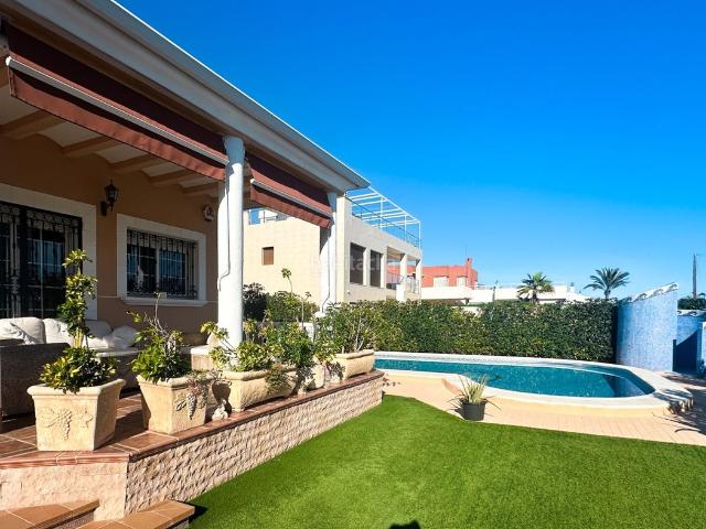 Casa en venta en Torrevieja, Cañada del Molino. Casas.