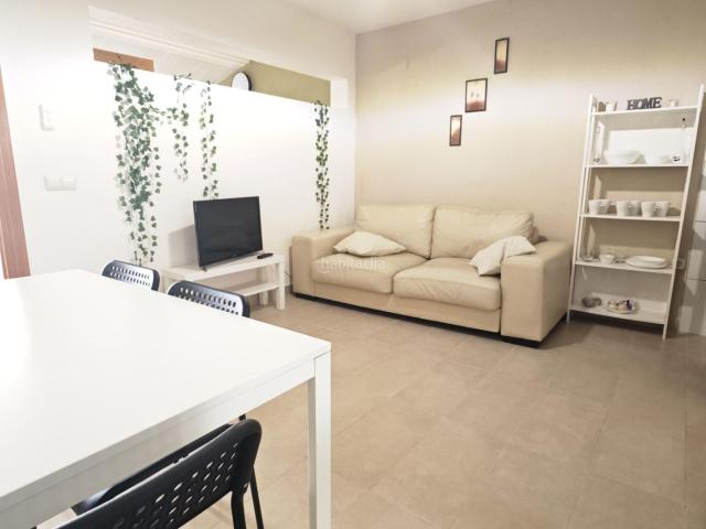 Casa en venta en Torrevieja, Centro Muelle Pesquero. GRAN BUNGALOW PLANTA BAJA EN TORREVIEJA 2 HAB, 1 BAÑO. Casas.