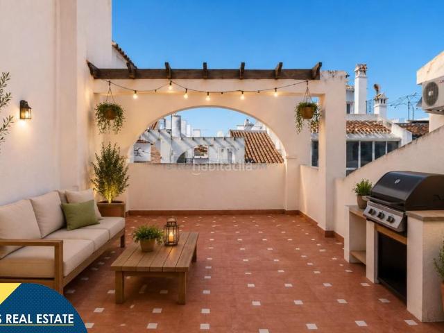 Casa en venta en Torrevieja, Aguas Nuevas. Bungalow con piscina comunitaria, en la provincia de Alicante, en la ciudad de Torrevieja. 2 habitaciones 71 m² 1,4 kilómetros. Casas.