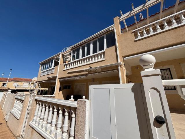 Casa en venta en Torrevieja, Aguas Nuevas. Bungalow Planta Alta con Solárium Privado zona Aguas nuevas torrevieja. Casas.