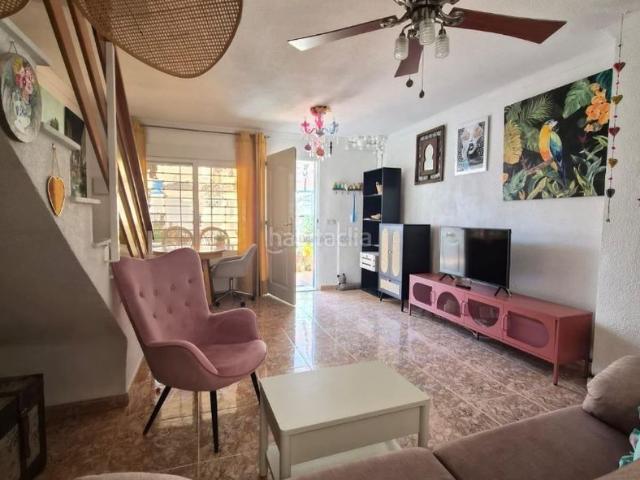 Casa en venta en Torrevieja, Aguas Nuevas. Casa con terraza, en la provincia de Alicante, en la ciudad de Torrevieja, en la zona de Playa de los Locos. 2 habitaciones 75 m. Casas.
