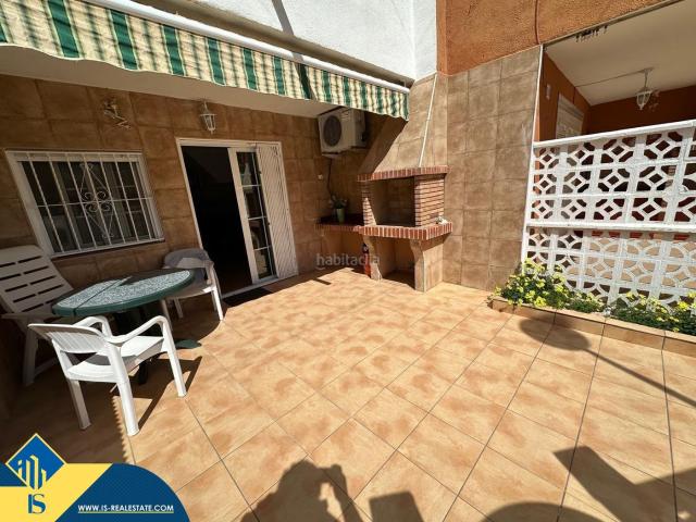 Casa en venta en Torrevieja, Aguas Nuevas. Casa con terraza, en la provincia de Alicante, en la ciudad de Torrevieja, en la zona de Playa de los Locos. 2 habitaciones 72 m. Casas.