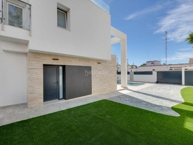 Casa en venta en Torrevieja, Aguas Nuevas. Casas.