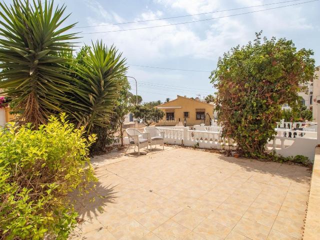 Casa en venta en Torrevieja, Aguas Nuevas. Casas.