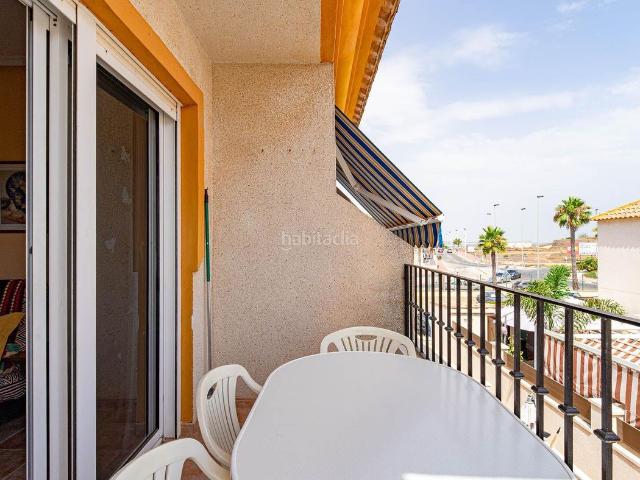 Casa en venta en Torrevieja, Aguas Nuevas. Exclusivo apartamento en planta alta en urbanización cerrada con piscina comunitaria. Casas.