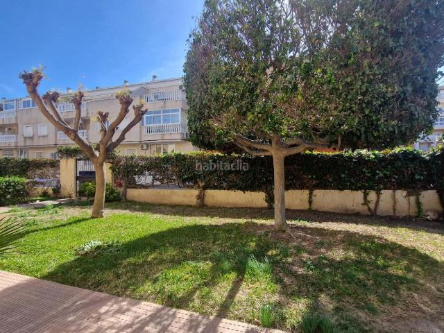 Casa en venta en Torrevieja, Avenida Habaneras Curva de Palangre. Bungalow bajo, 1 dormitorio, aparcamiento, piscina, a unos 15 mn a pie de la Playa del Cura. Casas.