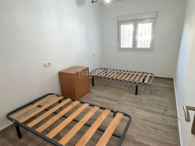 Casa en venta en Torrevieja, Los Balcones Los Altos. Bungalow con piscina comunitaria, en la provincia de Alicante, en la ciudad de Torrevieja, en la zona de Los Balcones. 1 habitacio. Casas.