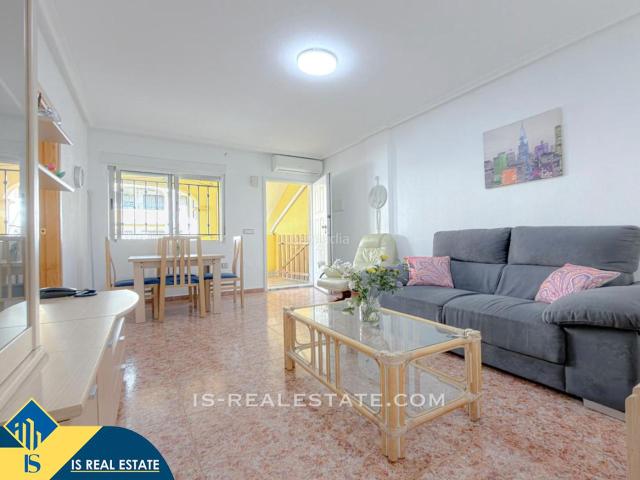 Casa en venta en Torrevieja, Los Balcones Los Altos. Bungalow con piscina comunitaria en la provincia de Alicante, en la localidad de Orihuela Costa. 2 habitaciones 62 m² 3,5 kiló. Casas.