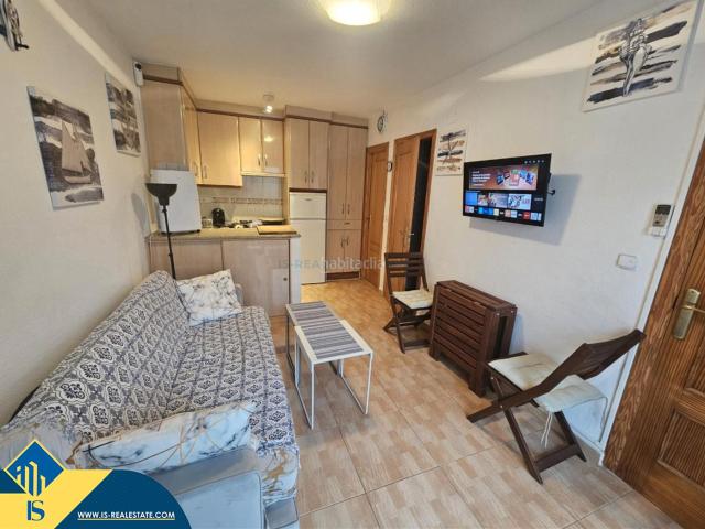 Casa en venta en Torrevieja, Los Balcones Los Altos. Bungalow reformado con piscina comunitaria, en la provincia de Alicante, en la ciudad de Torrevieja, en la zona de Los Balcones. 3. Casas.