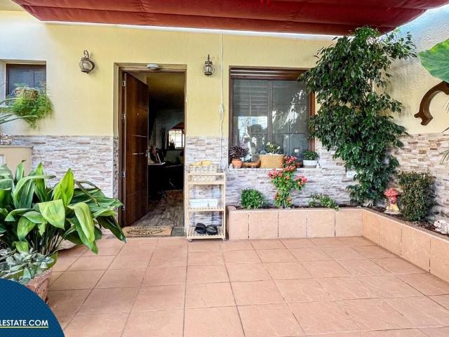 Casa en venta en Torrevieja, Los Balcones Los Altos. Casa con piscina comunitaria, en la provincia de Alicante, en la ciudad de Torrevieja, en el barrio de Los Balcones. 3 habitacione. Casas.