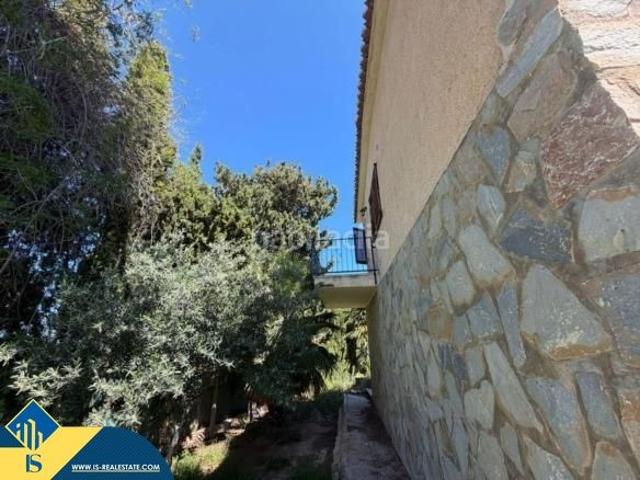 Casa en venta en Torrevieja, Los Balcones Los Altos. Casa para reformar con terraza, en la provincia de Alicante, en la localidad de Torrevieja, en el barrio de Los Balcones. 4 habita. Casas.