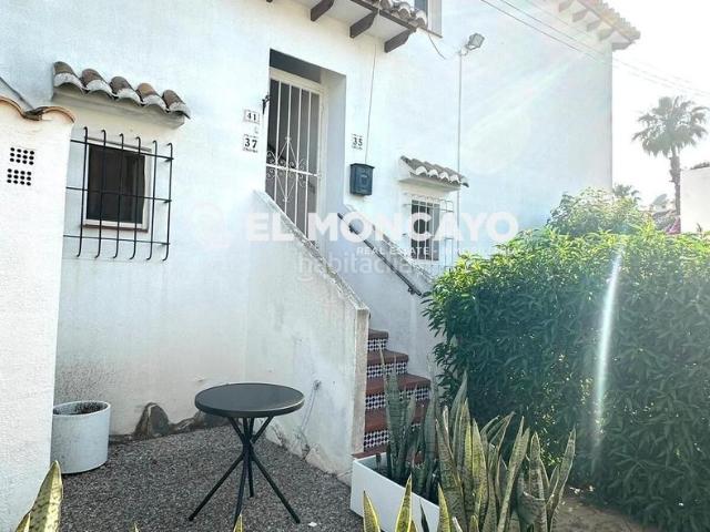Casa en venta en Torrevieja, Los Balcones Los Altos. Fantástico bungalow planta alta en urbanización Lago Jardín, Torrevieja, Costa Blanca. Casas.