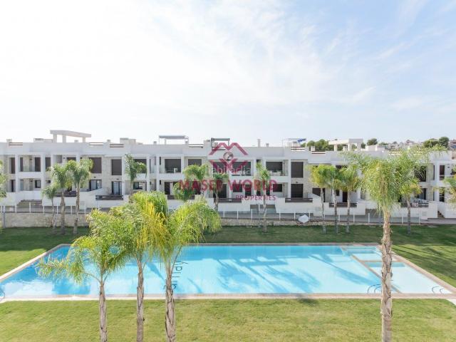 Casa en venta en Torrevieja, Los Balcones Los Altos. Promoción de obra nueva de bungalows en Los Balcones, Torrevieja viviendas modernas en entorno tr. Casas.