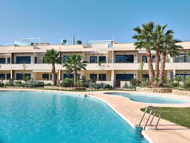 Casa en venta en Torrevieja, La Veleta. BUNGALOW EN PLANTA ALTA CON JARDÍN EN PLAYA LA VELETA. Casas.