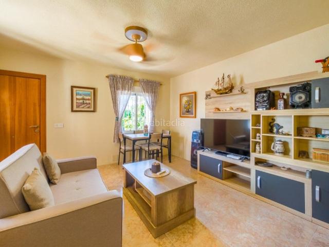 Casa en venta en Torrevieja, Nueva Torrevieja. ENCANTADORA CASA ADOSADA CON SOLÁRIUM PRIVADO EN NUEVA TORREVIEJA. Casas.