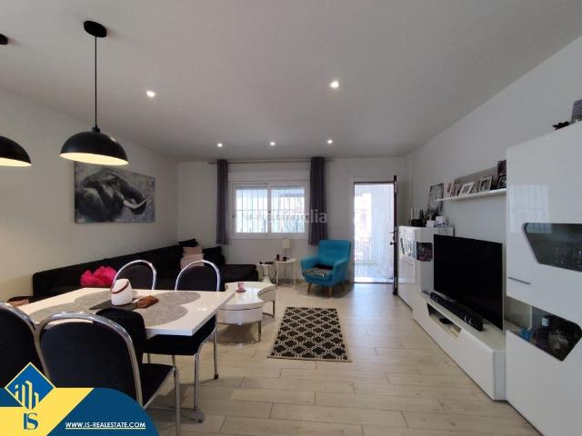 Casa en venta en Torrevieja, Parque Acuático Sector 25. Casa con piscina comunitaria, en la provincia de Alicante, en la localidad de Torrevieja, en el barrio de La Mata. 4 habitaciones. Casas.