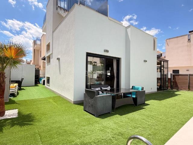 Casa en venta en Torrevieja, Parque Acuático Sector 25. Casas.