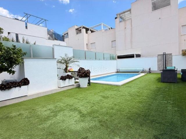Casa en venta en Torrevieja, Parque Acuático Sector 25. INCREÍBLE VILLA DE 5 HABITACIONES EN AGUAS NUEVAS SECTOR 25. Casas.