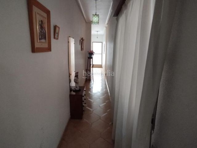 Casa en venta en Torrevieja, Puerto Deportivo. Casa para reformar con terraza, en la provincia de Alicante, en la localidad de Torrevieja, en el barrio de Playa del Cura. 4 habi. Casas.