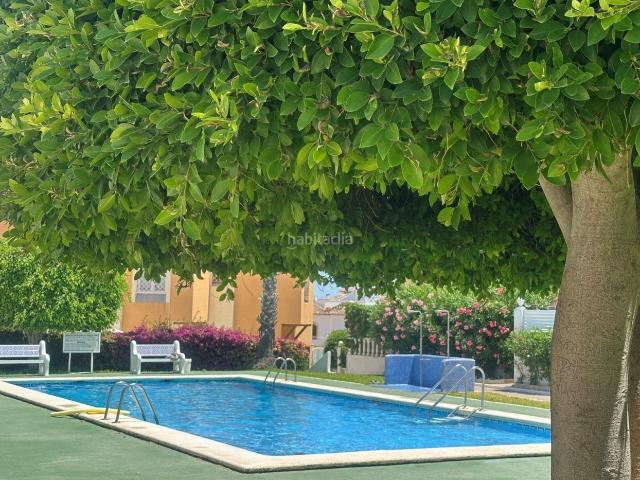 Casa en venta en Torrevieja, Torreblanca. GRAN BUNGALOW EN TORREVIEJA 1 HAB, 1 BAÑO. Casas.