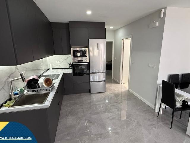 Casa en venta en Torrevieja, Zona Carrefour Urbanizaciones. Casa con terraza, en la provincia de Alicante, en la ciudad de Torrevieja, en el barrio de Torreta. 2 habitaciones 44 m² A 1,4. Casas.