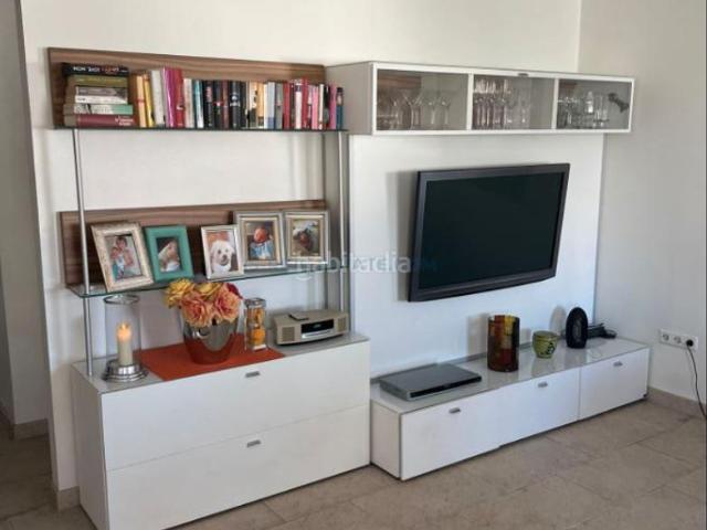 Casa en venta en Torrevieja, Zona Carrefour Urbanizaciones. Casa con terraza en la provincia de Alicante, en la ciudad de Torrevieja, en el distrito de Torreta. 2 habitaciones 72 m² 3 ki. Casas.