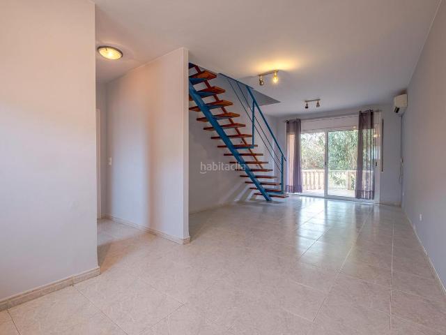 Casa en venta en Torroella de Fluvià. Casa adosada en venta con jardín y terraza en Torroella de Fluvià, Girona. Casas Torroella de.