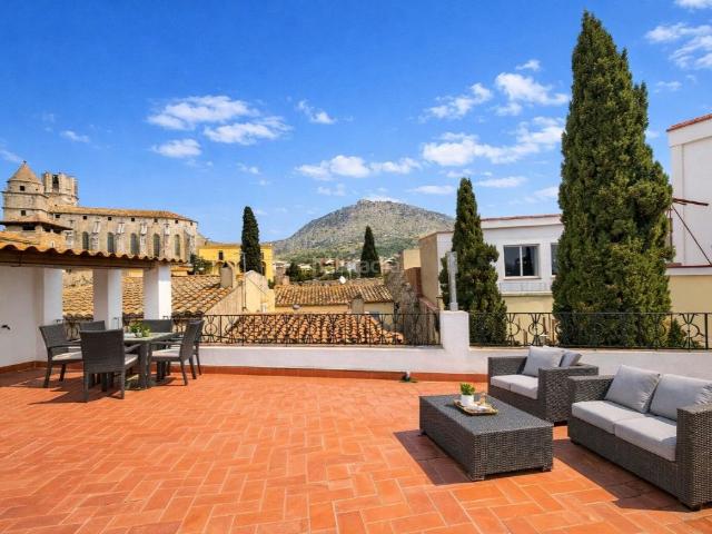 Casa en venta en Torroella de Montgrí Costa Brava. Casa con vistas increíbles en el centro de Torroella de Montgrí. Casas Torroella de.