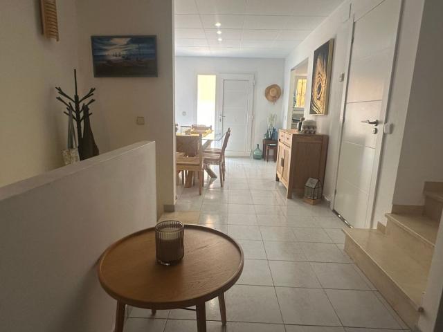 Casa en venta en Torroella de Montgrí Costa Brava. Casa en el centro de Torroella de Montgrí con garaje privado y terraza con vistas. Casas Torroella de.