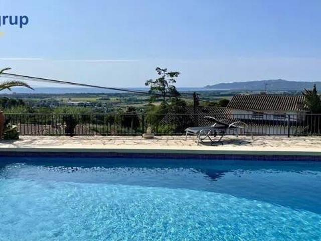 Casa en Venta en Torroella de Montgrí