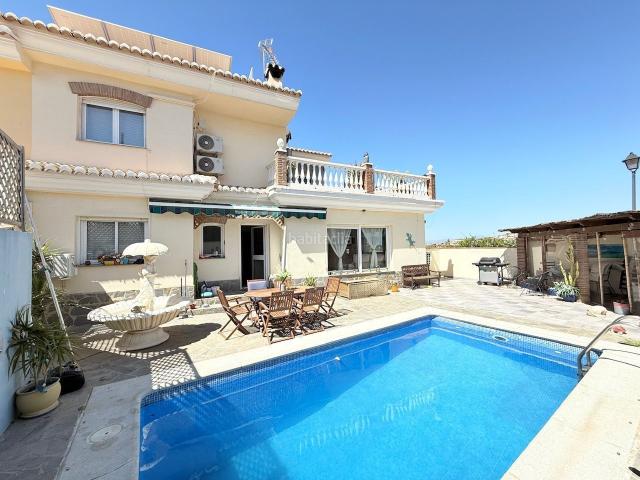 Casa en venta en Torrox, Urbanización Santa Rosa. Espectacular chalet pareado en Torrox Costa, a tan solo 3 minutos de la playa. Casas.