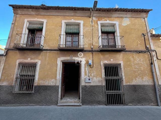 Casa en venta en Totana. Casa en venta en Totana con amplio espacio y muchas posibilidades. Casas.