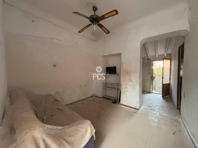 Casa en venta en Totana. Casa en venta en Totana, ideal para reformar y personalizar. Casas.