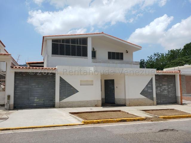 Casa en venta en Trigal Centro con Dos anexos independientes