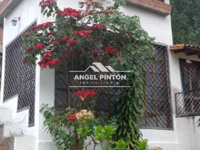 Casa en Venta en Trujillo Trujillo 260 m2. 4 hab