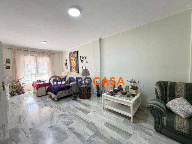 Casa en venta en Utrera, El Junquillo Vistalegre. SE VENDE CASA CHALET. Casas.