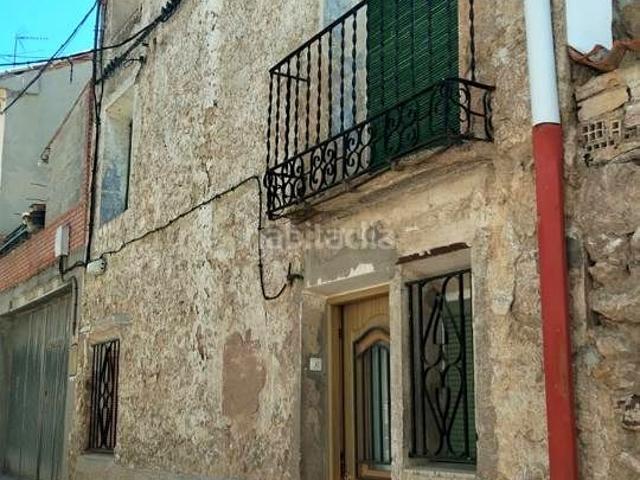 Casa en venta en Utrillas. CASA MUY BIEN CONSERVADA. MUY SOLEADA. Casas.