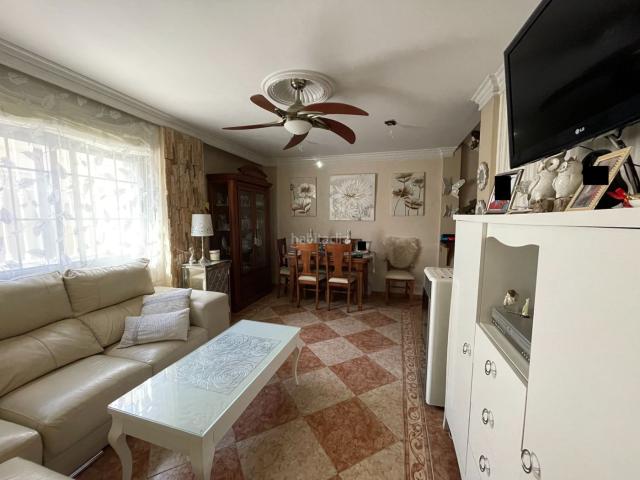 Casa en venta en Úbeda. ESTUPENDA CASA ZONA BARRIO LA GUITA. Casas.