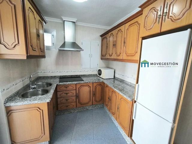 Casa en venta en Ubrique. CASA CON TERRENO ZONA ALGARROBAL. Casas.