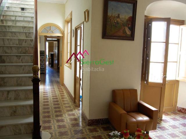Casa en venta en Ubrique. VENTA AMPLIA CASA CÉNTRICA GARAJE PATIO TERRAZA. Casas.