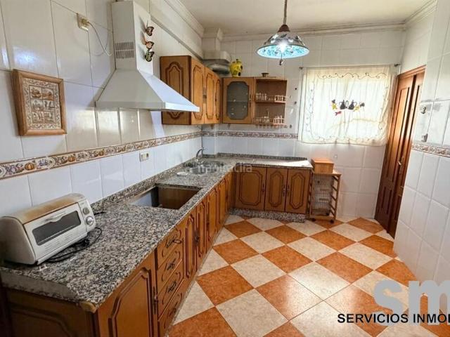 Casa en venta en Ubrique. Vivienda tipo dúplex con patio y terraza en ubicación céntrica. Casas.